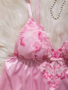 女士内衣两件套：甜美花卉刺绣拼接吊带背心（带蝴蝶结装饰）+常规长度短裤