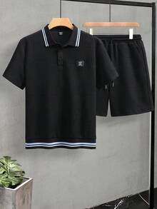 EGENSIO Bộ đồ nam gồm áo polo tay ngắn kẻ sọc in chữ và quần short cạp chun, kiểu dáng thường ngày. - màu đen - Xem 3