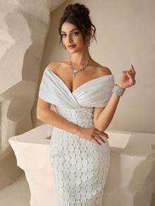 Coutiva 这款优雅性感的露肩露背直筒连衣裙，饰有流苏细节，非常适合生日派对、婚礼、晚宴、音乐节和毕业典礼等场合。 - 白色 - 查看 7