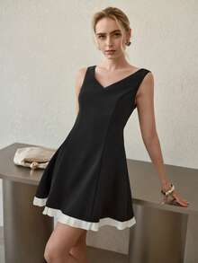 MOTF PREMIUM V-NECK MINIMALIST WAIST CINCHED BODYCON COLOR BLOCK MINI DRESS, VERSATILE FOR DAILY WEAR AND DATES - Black and White - View 1