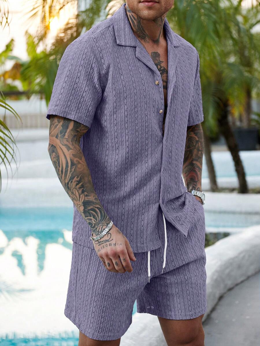 Manfinity RSRT Bộ 2 áo sơ mi cài nút khoét lỗ và quần short màu trơn cho nam, trang phục thường ngày cho chồng khi đi nghỉ, thích hợp cho kỳ nghỉ, bãi biển, giải trí hàng ngày, trang phục mùa hè - Màu tím - Xem 1
