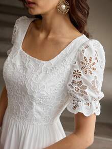 ZEYLAH Vestido elegante de mujer con cuello cuadrado, mangas cortas abullonadas y parches bordados - Blanco - Ver 2