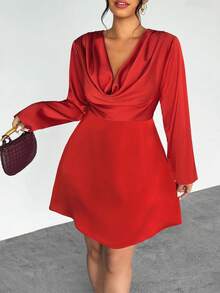 SHEIN Privé 大码女士新款优雅派对及圣诞婚礼宾客礼服，缎面绉纱面料，深V垂褶领口，长袖，修身迷你裙，秋季时尚，女士婚礼宾客礼服，外出装扮 - 紅色 - 查看 6