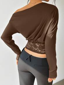 Siren Gaze 女士蕾丝拼接斜肩长袖T恤，秋冬新品 - 棕色 - 查看 8