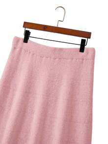 GlowEve CURVE بدلة كاجوال للمرأة البدينة تتكون من كنزة صوفية بياقة مستديرة وهيم غير متماثل وتنورة مصنوعة من الأقمشة المحبوكة، مناسبة للخريف والشتاء - وردي - مشاهدة 4