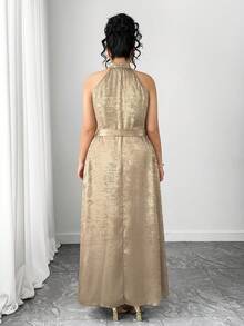 SHEIN Tall CURVE Đầm dáng ôm kiểu Trung Đông thanh lịch, chất liệu vải kim loại, thắt eo, cổ yếm, xẻ tà bên, cỡ lớn, phù hợp cho các buổi đi chơi, tiệc tùng và tụ họp. - Vàng - Xem 2
