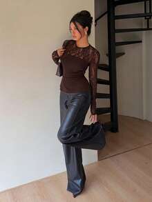 Siren Gaze 女士优雅蕾丝拼接薄纱衬衫，秋冬款 - 棕色 - 查看 4