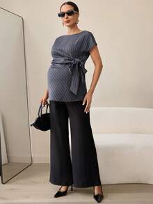 MaterniWear 孕妇条纹船领蝙蝠袖短袖侧打结优雅上衣 - 灰色 - 查看 4