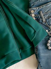 Áo khoác nỉ có mũ kéo khóa, kiểu dáng thường ngày dành cho nữ tuổi teen, thêu nơ hồng phía trước, hai túi bên hông, thích hợp cho đi học, đi làm, đi dạo, phối cùng quần nỉ hoặc áo len dài tay. - Màu xanh lá cây đậm - Xem 3