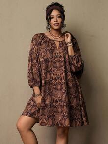 Freevana Vestido feminino plus size estilo boêmio vintage marrom com estampa retrô, mangas 3/4 e detalhes florais, ideal para festivais de música no início da primavera. - Castanho - Ver 3