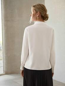 MOTF PREMIUM 女士通勤人字纹衬衫 - 白色 - 查看 3