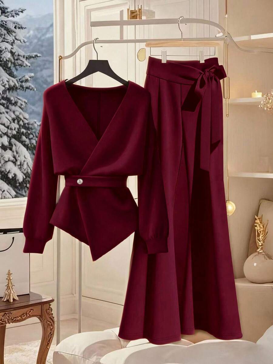 Franclia Bộ 2 món: Áo quấn màu trơn thanh lịch và quần ống loe, thích hợp để đi làm - Màu Đỏ Sâu - Xem 1