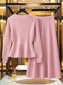 GlowEve CURVE بدلة كاجوال للمرأة البدينة تتكون من كنزة صوفية بياقة مستديرة وهيم غير متماثل وتنورة مصنوعة من الأقمشة المحبوكة، مناسبة للخريف والشتاء - وردي - مشاهدة 2