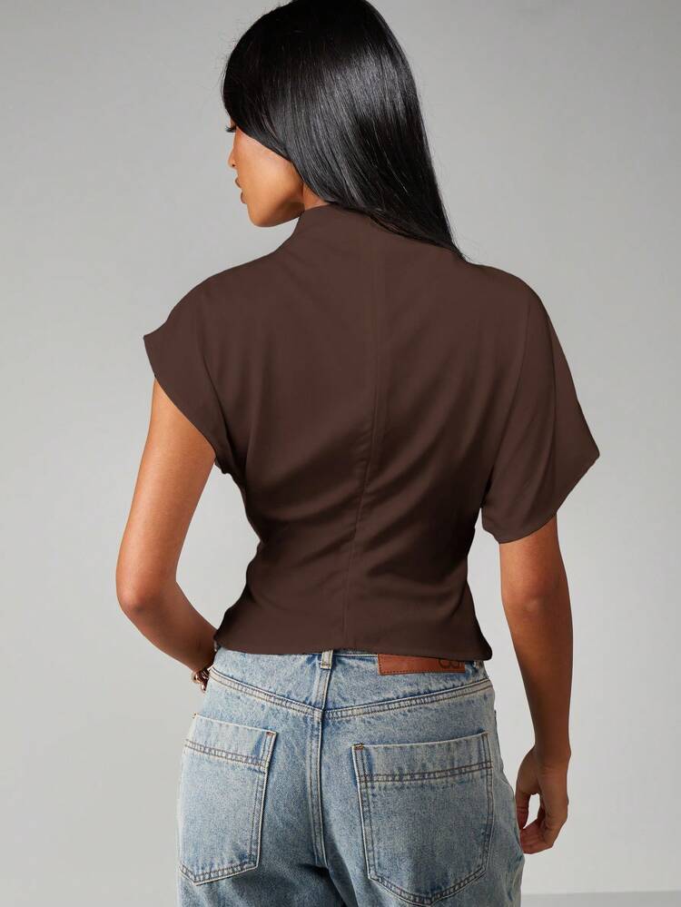 MISSGUIDED Mock Neck Short Sleeve Top With Fitted Waist Design For Casual Everyday Wear