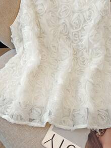 GlowEve CURVE 大码女式圆领无袖3D立体花卉高端吊带背心，适合日常穿着、生日、节日派对，显瘦又优雅 - 杏色 - 查看 3