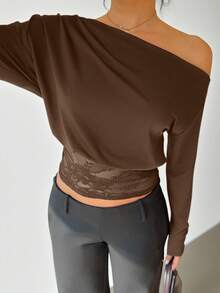 Siren Gaze 女士蕾丝拼接斜肩长袖T恤，秋冬新品 - 棕色 - 查看 11