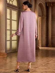 Al Najma 女士亮片拼接V领长袖优雅阿拉伯风格连衣裙 - 粉色 - 查看 2