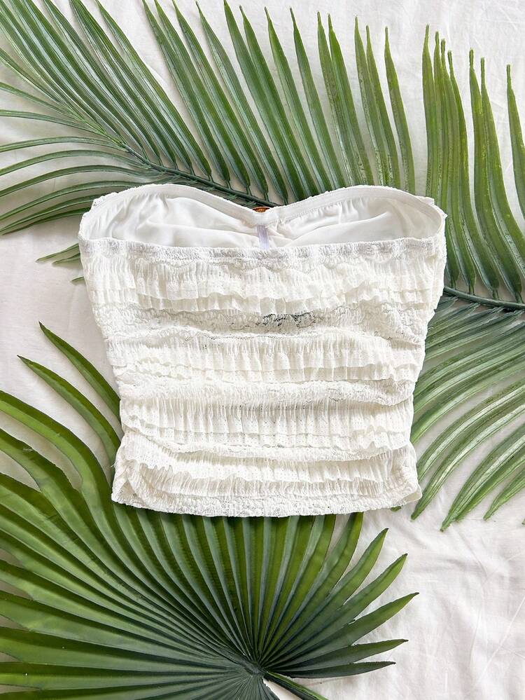 Soleia Women's Vacation White Knit Texture Cropped Camisole Top With Front Hollow Heart Metal Buckle Decor, Fitted & Slimming, Suitable For Party, Date, Afternoon Tea, Beach, Music Festival, Carnival - White - View 2