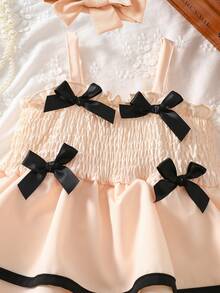 1 Piece Baby Girl Elegant Sweet-Style Ruffled Trim & Bow-Detailed Sleeveless Tiered Bodysuit Lightweight Soft Breathable Flowy One-Piece Outfit For Daily Wear & Cute Photo Shoots Spring & Summer Fashion Ensemble