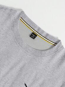 Manfinity LEGND Men's Casual Printed Crew Neck Long Sleeve Sweatshirt - Light Grey - View 3