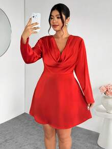 SHEIN Privé 大码女士新款优雅派对及圣诞婚礼宾客礼服，缎面绉纱面料，深V垂褶领口，长袖，修身迷你裙，秋季时尚，女士婚礼宾客礼服，外出装扮 - 紅色 - 查看 7