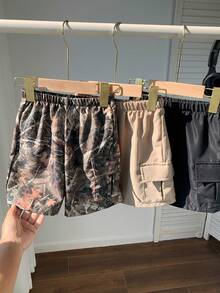 SHEIN 3pcs/Set Kids/Tween Boys' Casual Versatile Comfortable Camo & Solid Color Patch Pocket Loose Woven Shorts, Suitable For School, Garden, Beach, Birthday, Spring/Summer/Fall/Winter - Multicolor - View 5