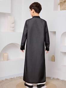 SHEIN Set de 2 batas casuales blanca y negra para niño preadolescente, adecuado para primavera y verano