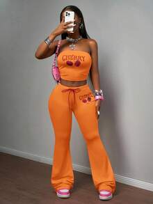 Slaydiva 2025春夏新款波西米亚音乐节乡村风复活节休闲日常海滩度假派对街头性感甜美可爱Y2K粉色弹力针织面料红色樱桃水果英文字母图案复古美式图案无袖紧身抹胸上衣搭配粉色弹力腰红色绳结樱桃印花紧身喇叭裤女两件套 - 橘色 - 查看 4
