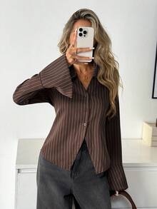 Easowa 女款優雅棕色條紋長袖V領前開鈕扣襯衫，秋季辦公室女士時尚細條紋上衣，附喇叭袖與領口設計 - 棕色 - 查看 4