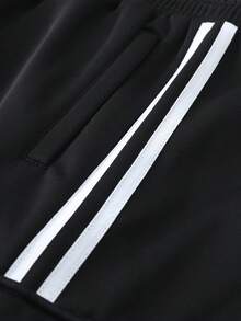 Manfinity EZcore Men's Casual Fashion Street Drawstring Waist Flap Pocket Contrast Striped Side Elastic Cuff Cargo Pants - Black - View 3