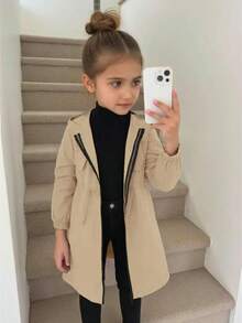 SHEIN 女童休闲字母装饰宽松文字织带连帽口袋中长款派克大衣，风衣，梭织双排扣翻领宽松长款防风外套，休闲军装风，适合通勤和户外活动，春夏秋冬皆宜，Y2K金属夹克，Y2K风格，女童款。返校季，母女亲子装。 - 駝色 - 查看 4