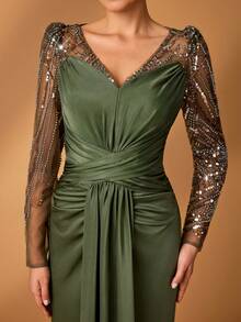 Serin 优雅奢华的串珠、亮片和刺绣弹力针织泳衣面料，配以透明褶皱袖和美人鱼裙摆，适合婚礼、派对、度假、新娘、新娘母亲等正式场合穿着。 - 軍綠色 - 查看 3