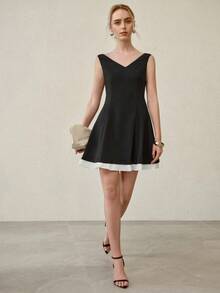 MOTF PREMIUM V-NECK MINIMALIST WAIST CINCHED BODYCON COLOR BLOCK MINI DRESS, VERSATILE FOR DAILY WEAR AND DATES - Black and White - View 6