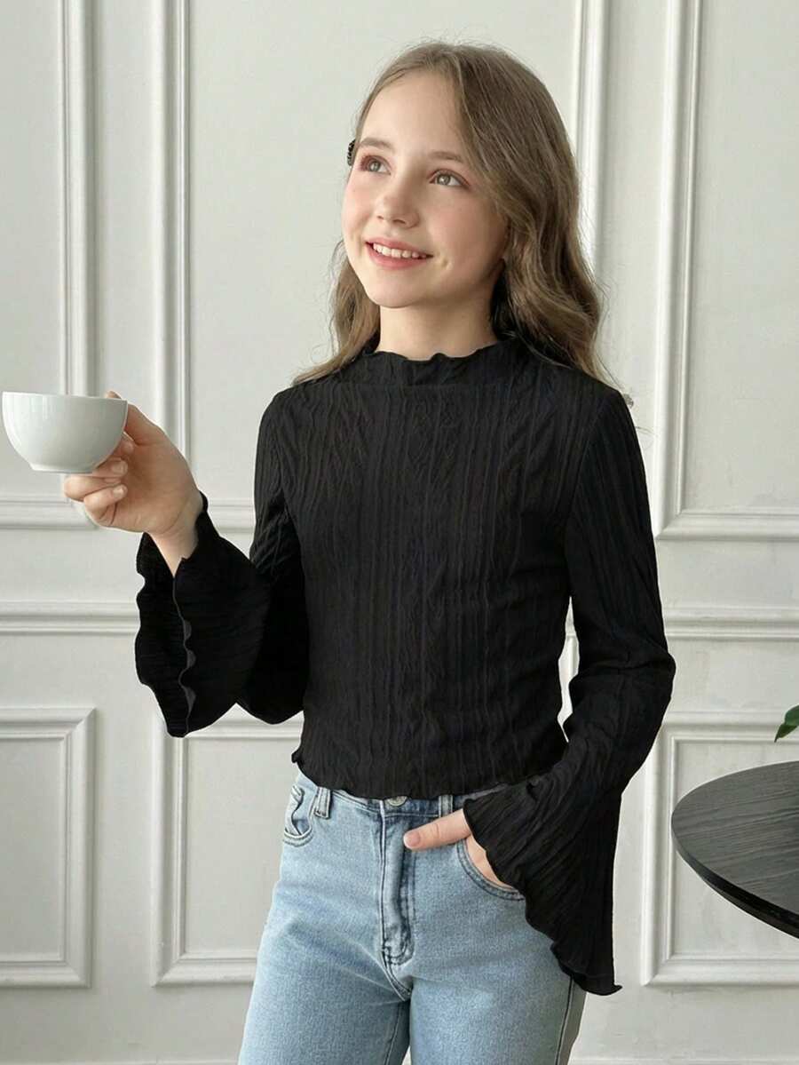 SHEIN Serisse Kids 少女休闲优雅纯色针织荷叶边领喇叭袖T恤上衣，适合返校和日常穿着 - 黑色 - 查看 1
