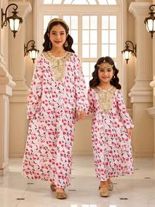 Vestido de Manga Longa com Gola Redonda, Renda Dourada e Estampa Floral Delicada para Meninas, Design Multicolorido para Visual Vibrante, Adequado para Uso Diário, Festas e Apresentações - Multicolorido - Visão 7