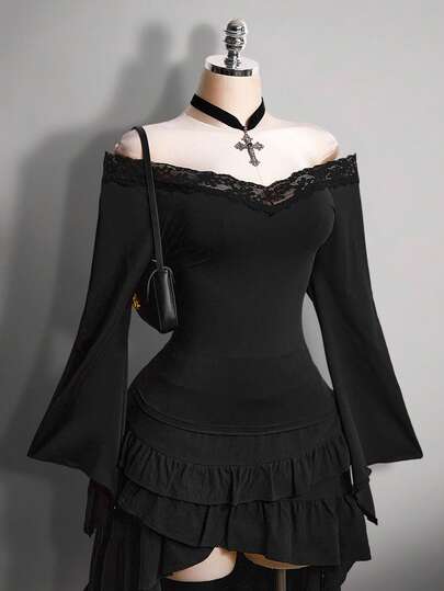 SHEIN ICON Plusstorlek Dam T-shirt med V-ringning och spetsmönster och utsvängda ärmar