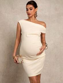 MaterniChic 孕妇纯色褶皱不对称肩部修身优雅连衣裙 - 杏色 - 查看 9