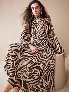 Arave Damen Chiffon Sommer Gewebe Neuer Französischer Feenstil Laternenhülse Langarm Vintage Nische Lässig Resort Pendler Maxikleid, Urlaubsoutfits Damen, Geburtstagsoutfits Damen, Elegante Kleider Damen, Boho Kleid, Old Money Stil Damen, Urlaubskleider, Fließendes Kleid, Herbstkleider Damen, Bescheidene Kleider Damen, Fairycore, Klassische Outfits Damen Maillard Stil Zebra Streifen Druck - Verschiedenfarbig - Übersicht 1
