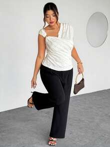 SHEIN Privé Plus Size Women Solid Color Frill Trim Asymmetric Neck Fashion T-Shirt White Elegant Top Draped Top Textured White Top Sleeveless Top - Beige - View 4