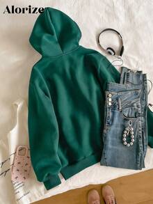 Áo khoác nỉ có mũ kéo khóa, kiểu dáng thường ngày dành cho nữ tuổi teen, thêu nơ hồng phía trước, hai túi bên hông, thích hợp cho đi học, đi làm, đi dạo, phối cùng quần nỉ hoặc áo len dài tay. - Màu xanh lá cây đậm - Xem 2