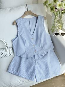 SHEIN EZwear 大码夏季休闲条纹背心短裤套装，适合毕业季、返校季、秋冬季教师穿着。
