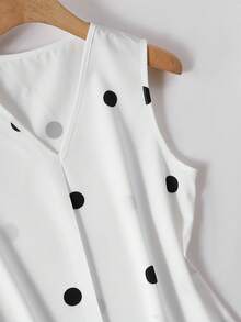 GlowEve Women's V-Neck Polka Dot Sleeveless Shirt, Elegant For Vacation - Multicolor - View 3