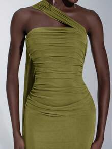 Elitara 优雅棕色无肩带高弹力亮面网纱褶皱美人鱼不对称领口飘逸连衣裙，适合约会、婚礼、活动、伴娘等场合 - 橄欖綠 - 查看 2