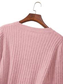 GlowEve CURVE بدلة كاجوال للمرأة البدينة تتكون من كنزة صوفية بياقة مستديرة وهيم غير متماثل وتنورة مصنوعة من الأقمشة المحبوكة، مناسبة للخريف والشتاء - وردي - مشاهدة 6