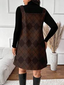 SHEIN Frenchy 两件套加大码几何图案无袖连衣裙和高领长袖上衣，适合秋冬季穿着 - 彩色 - 查看 2