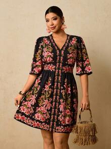 Travachic 大码女式黑色碎花连衣裙，V领短袖收腰短裙，早春海岛度假浪漫连衣裙，波西米亚风连衣裙 - 黑色 - 查看 7