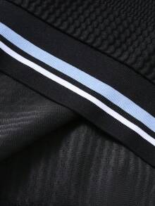 EGENSIO Bộ đồ nam gồm áo polo tay ngắn kẻ sọc in chữ và quần short cạp chun, kiểu dáng thường ngày. - màu đen - Xem 5