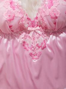 女士内衣两件套：甜美花卉刺绣拼接吊带背心（带蝴蝶结装饰）+常规长度短裤