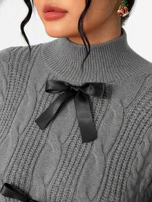 Elenzga Sweater Leher Bulat Wanita Ukuran Besar dengan Hiasan Pita - Grey - View 6