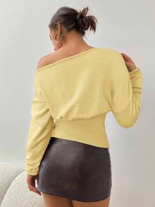 Aloruh Áo len nữ mùa thu/đông, hở vai, bất đối xứng, tay dài, ôm sát, chất liệu gân sọc. - Màu vàng - Xem 2